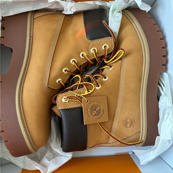 Brand new Timberland waterproof platform women’s boots 8.5 (with original box )! - Picture 5 of 12